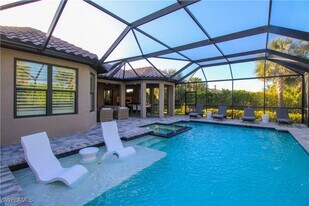 9423 Terresina Dr in Naples, FL - Building Photo