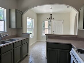 411 Shiloh Dr in Laredo, TX - Building Photo - Building Photo
