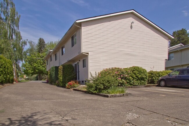 4748 SW Vermont St in Portland, OR - Building Photo - Building Photo