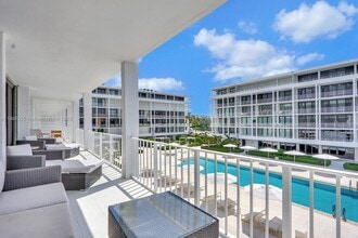 2784 S Ocean Blvd in Palm Beach, FL - Building Photo - Building Photo