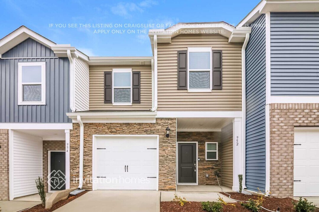 952 Greenville Wy in Knightdale, NC - Building Photo