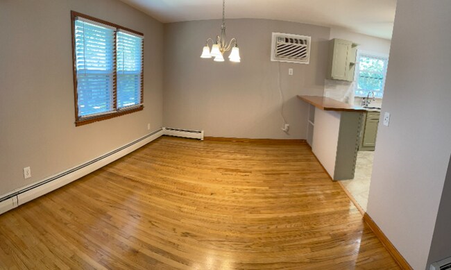 293 W Webster Ave in Roselle Park, NJ - Building Photo - Building Photo