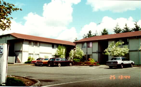 Rainier Vista in Tacoma, WA - Building Photo - Building Photo