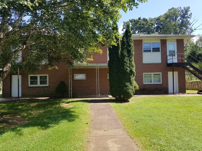 226 Triad Ln in Glade Valley, NC - Building Photo - Primary Photo