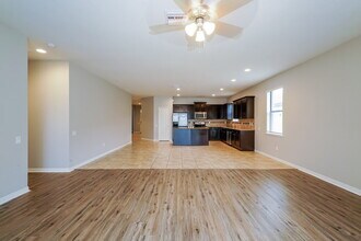 2229 Landside Dr in Valrico, FL - Building Photo - Building Photo