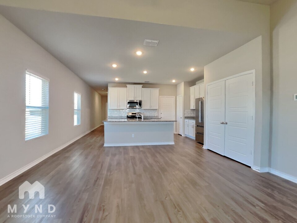 6327 Sycamore Run in San Antonio, TX - Building Photo