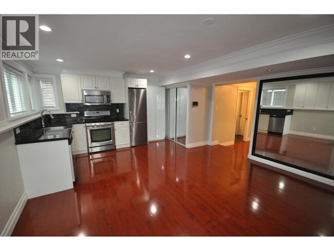 property at 1620 SW Marine Dr