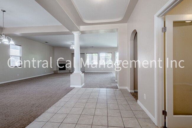 11108 Cypress Falls Ave in Bakersfield, CA - Building Photo - Building Photo