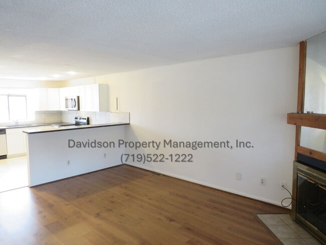 6731 Overland Dr in Colorado Springs, CO - Foto de edificio - Building Photo