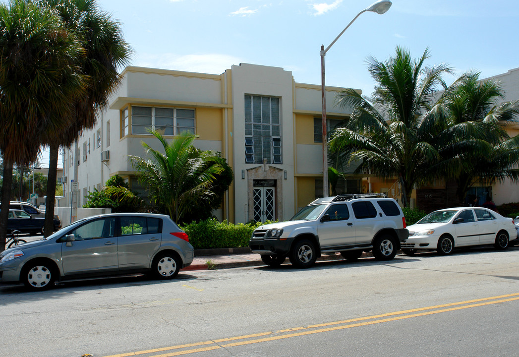 1617 Michigan Ave in Miami Beach, FL - Building Photo