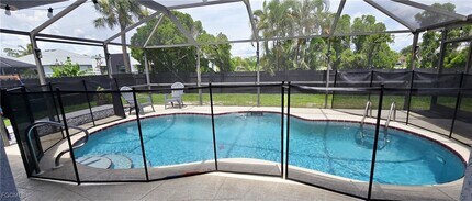 933 SW Santa Barbara Pl in Cape Coral, FL - Building Photo - Building Photo