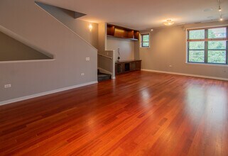 1152 N Cleveland Ave in Chicago, IL - Building Photo - Building Photo