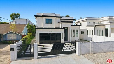 6717 Sunnyslope Ave in Los Angeles, CA - Building Photo - Building Photo