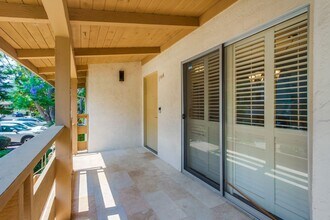 1944 Fairway Cir Dr in San Marcos, CA - Building Photo - Building Photo