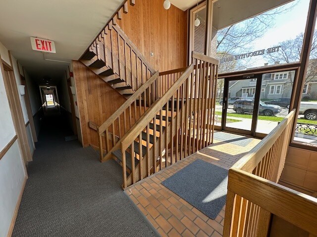 Executive House in Sheboygan, WI - Foto de edificio - Building Photo