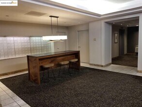1 Daniel Burnham Ct in San Francisco, CA - Building Photo - Building Photo