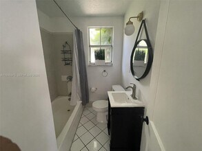 210 NE 110th St-Unit -210 in Miami, FL - Building Photo - Building Photo