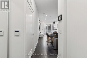 95 Oneida Crescent in Richmond Hill, ON - Building Photo - Building Photo