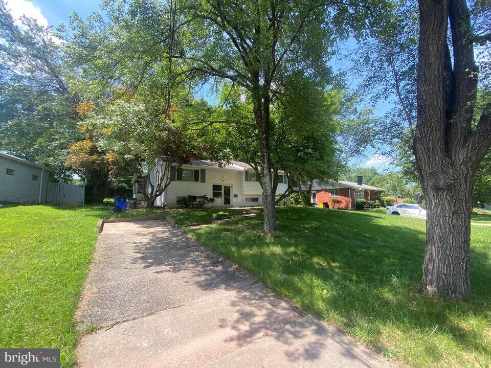 11602 Le Baron Terrace in Silver Spring, MD - Building Photo