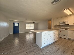 1315 NE Pine Island Ln in Cape Coral, FL - Building Photo - Building Photo