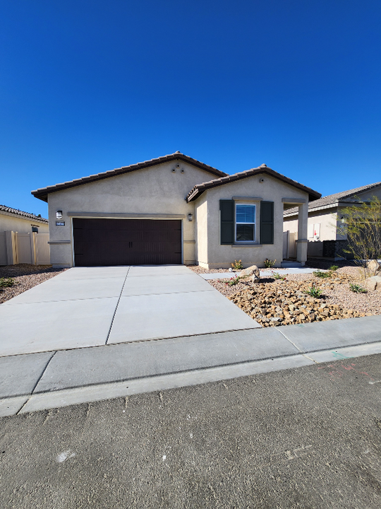 42425 Palisades Dr in Indio, CA - Building Photo