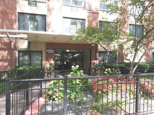 property at 540 W Roscoe St