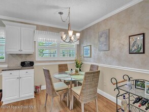 8 Vista Palm Ln in Vero Beach, FL - Building Photo - Building Photo