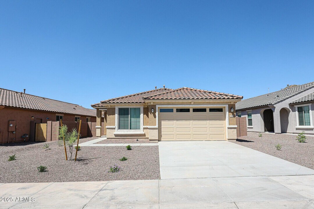 7126 W Bent Tree Dr in Peoria, AZ - Building Photo
