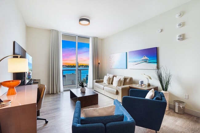 348 Indiana St in Hollywood, FL - Building Photo - Building Photo