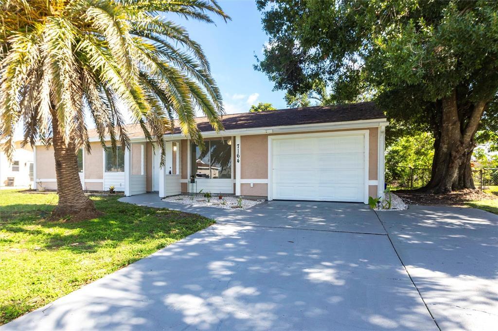 7164 Gama Ct in North Port, FL - Building Photo