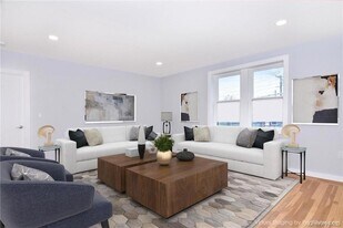 235 Wolfs Ln, Unit 2C in Pelham, NY - Building Photo