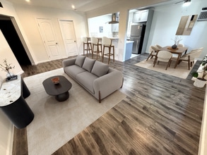 1040 N Sierra Bonita Ave, Unit 1 in West Hollywood, CA - Building Photo - Building Photo