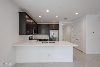 2068 W Sierra Sunset Trail in Phoenix, AZ - Building Photo - Building Photo