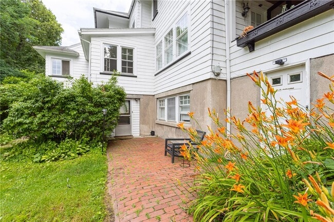 1363 Highland Ave in Rochester, NY - Building Photo - Building Photo