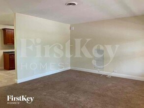 727 S Pine St in Lake Worth Beach, FL - Building Photo - Building Photo