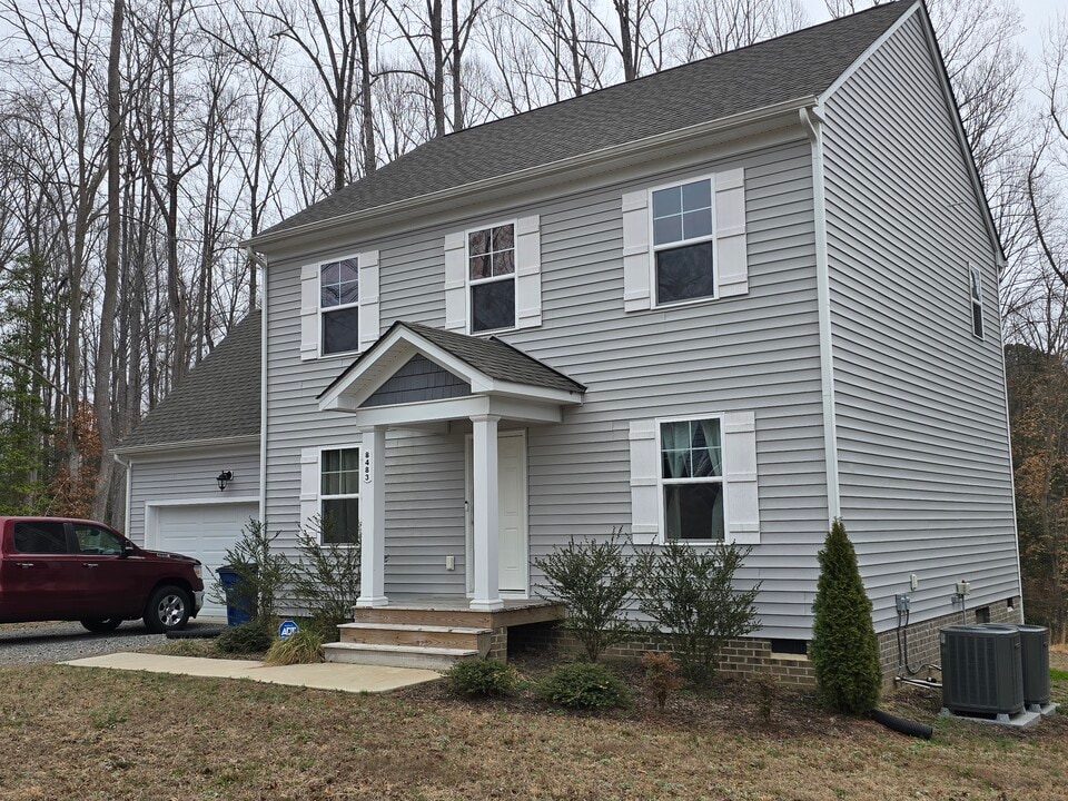 8483 Scouts Rd in Quinton, VA - Building Photo