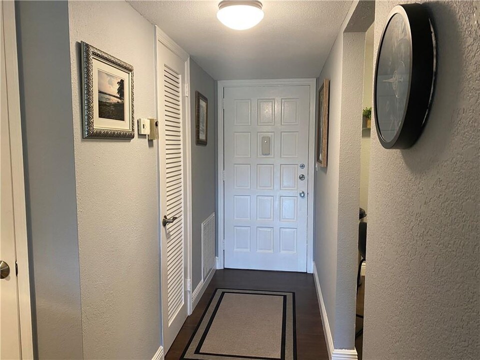 4387 Trevi Ct, Unit 305 in Greenacres, FL - Building Photo