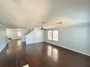 8008 Hidden Oaks Dr in Fort Worth, TX - Building Photo - Building Photo