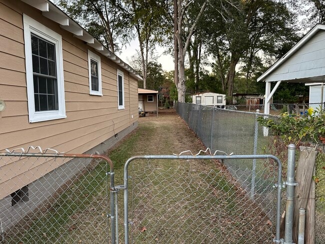 1808 16th Pl in Phenix City, AL - Foto de edificio - Building Photo