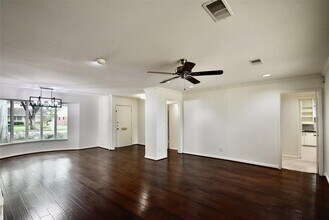 5531 Yarwell Dr in Houston, TX - Building Photo - Building Photo