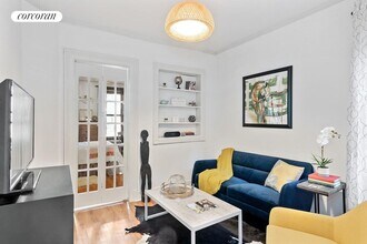 228 W 16th St in New York, NY - Building Photo - Building Photo