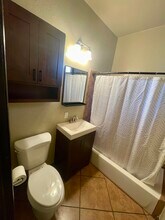 1829 E 7th St, Unit Downstairs Back in Long Beach, CA - Building Photo - Building Photo