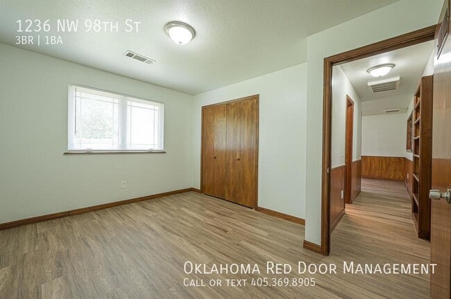 1236 NW 98th St in Oklahoma City, OK - Building Photo - Building Photo