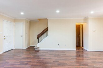 1402 Merrywood Dr in Edison, NJ - Building Photo - Building Photo