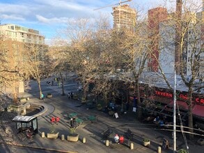 2700 4th Ave, Unit 406 in Seattle, WA - Building Photo - Building Photo