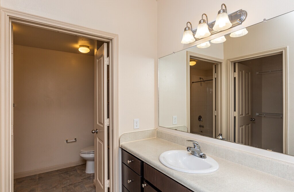 Paseo Pointe Apartments in Los Fresnos, TX