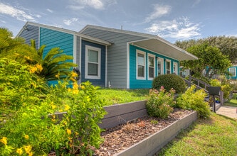 Bayshore Apartments in Aransas Pass, TX - Foto de edificio - Building Photo