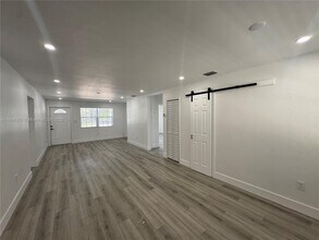 1657 SW 44th Ave in Fort Lauderdale, FL - Building Photo - Building Photo