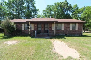 1608 Sunny Ridge Ln in Cantonment, FL - Building Photo