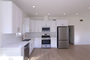 621 W Glenoaks Blvd in Glendale, CA - Building Photo